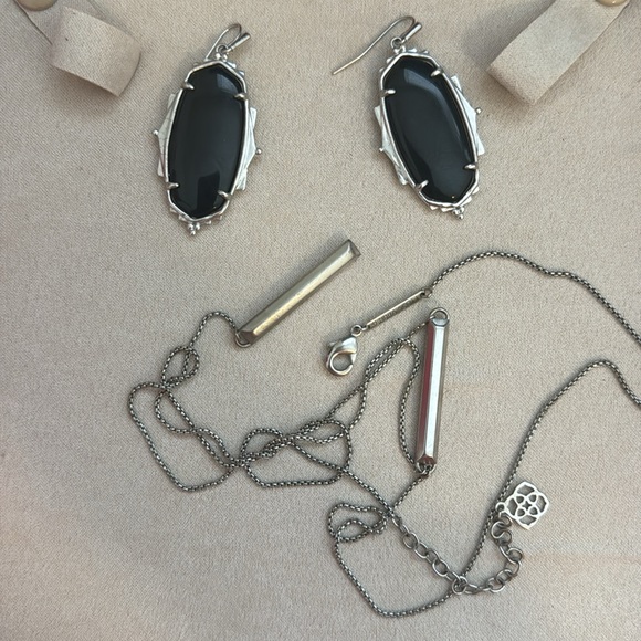 Kendra Scott silver long necklace and black earring set - Picture 3 of 3